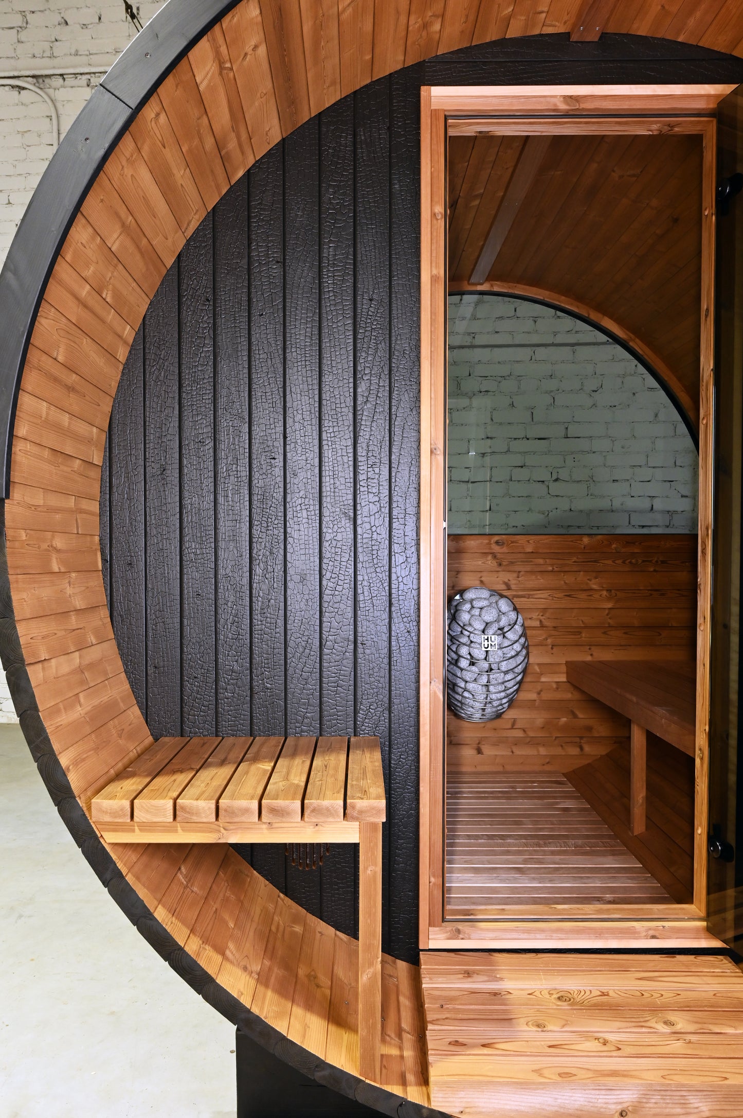 Thermory 4 person Barrel Sauna No. 60 Ignite with Porch & Window