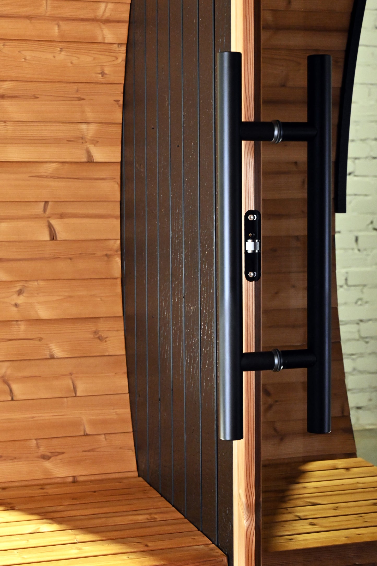 Thermory 4 person Barrel Sauna No. 60 Ignite with Porch & Window