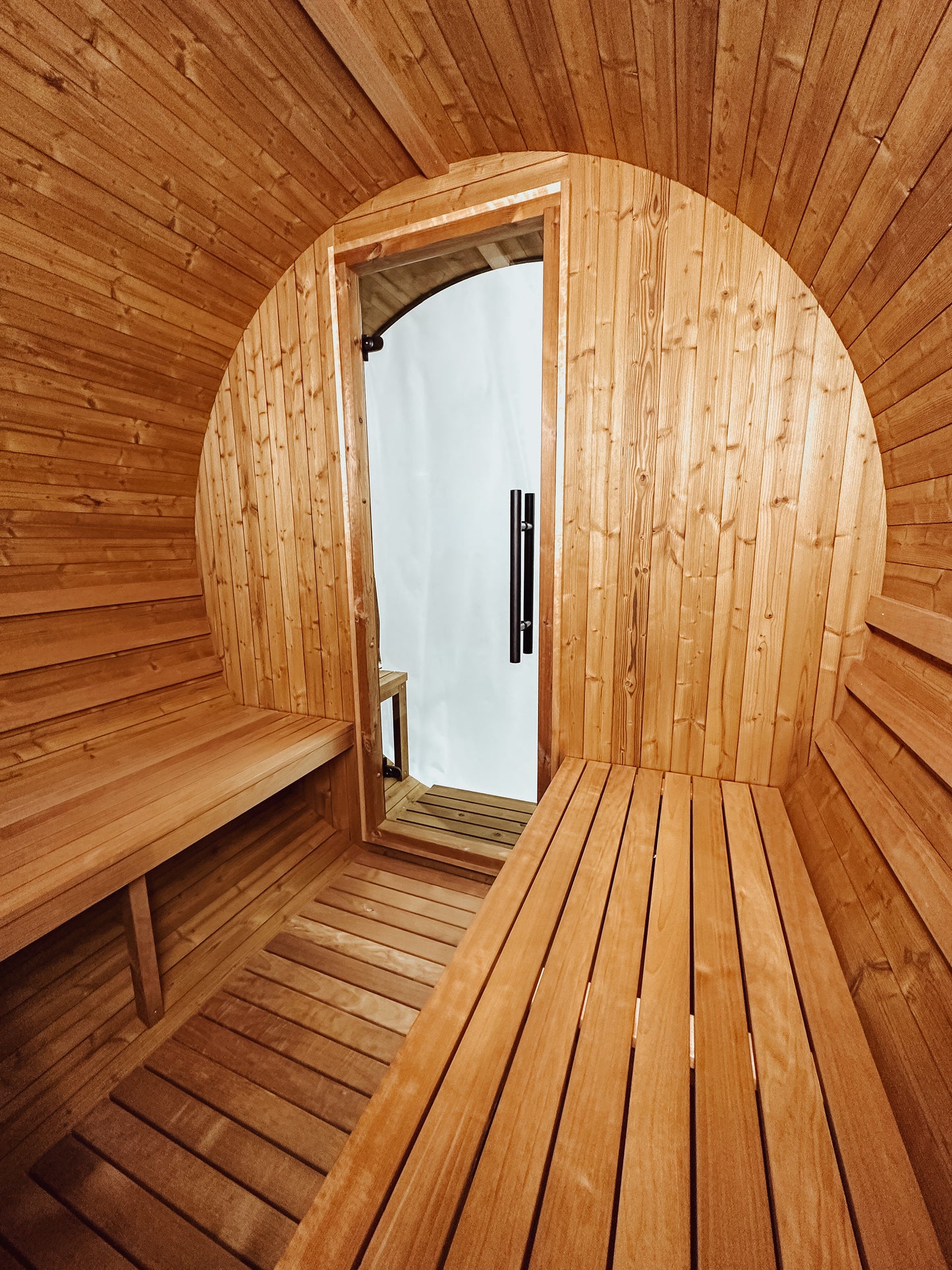 Thermory 4 person Barrel Sauna No. 60 Ignite with Porch & Window