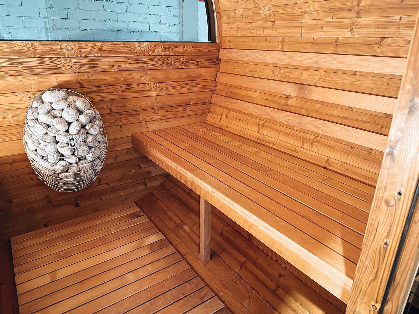 Thermory 4 person Barrel Sauna No. 60 Ignite with Porch & Window